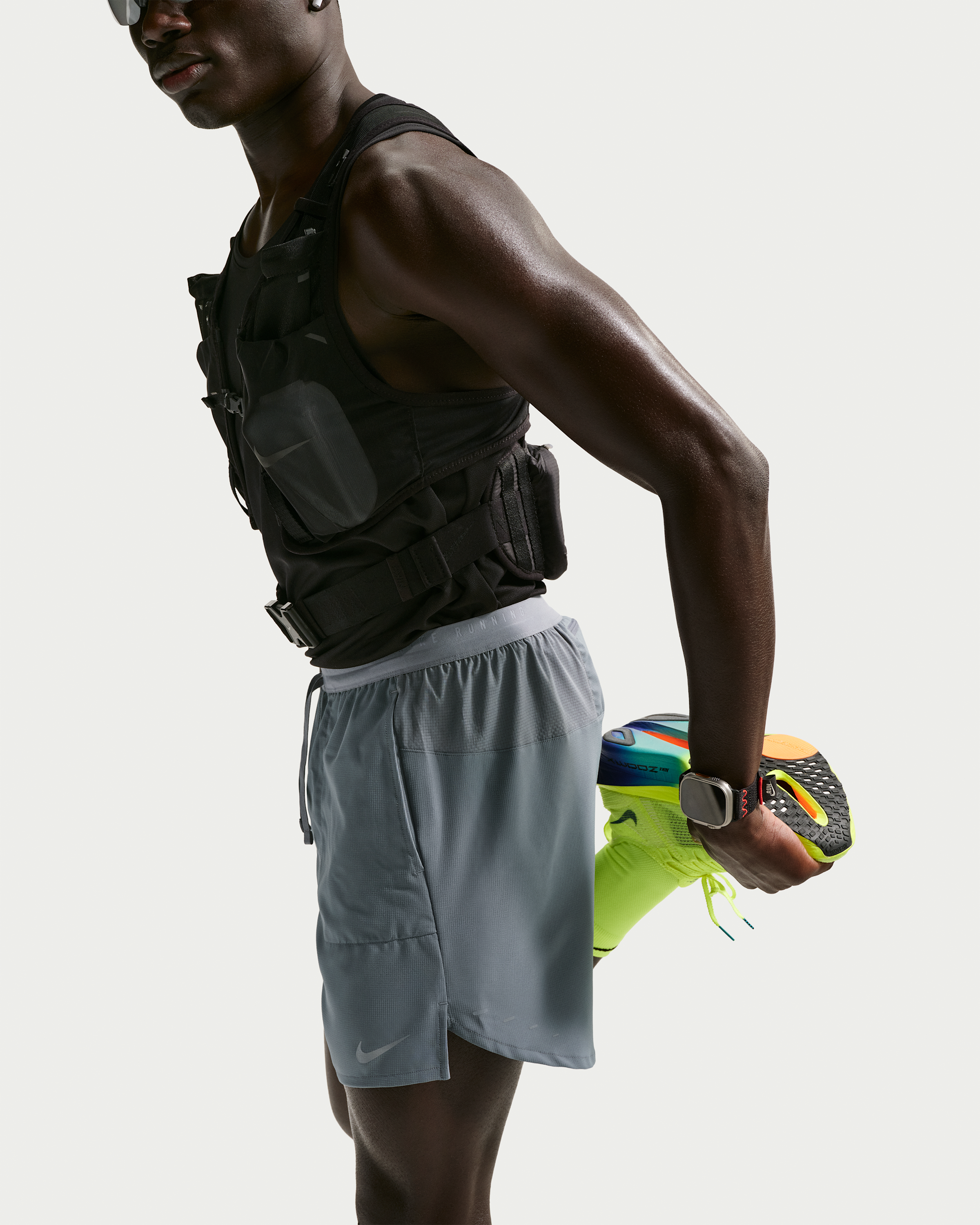 Nike Stride Men's Dri-FIT 18cm (approx.) 2-in-1 Running Shorts - Smoke Grey - View 4