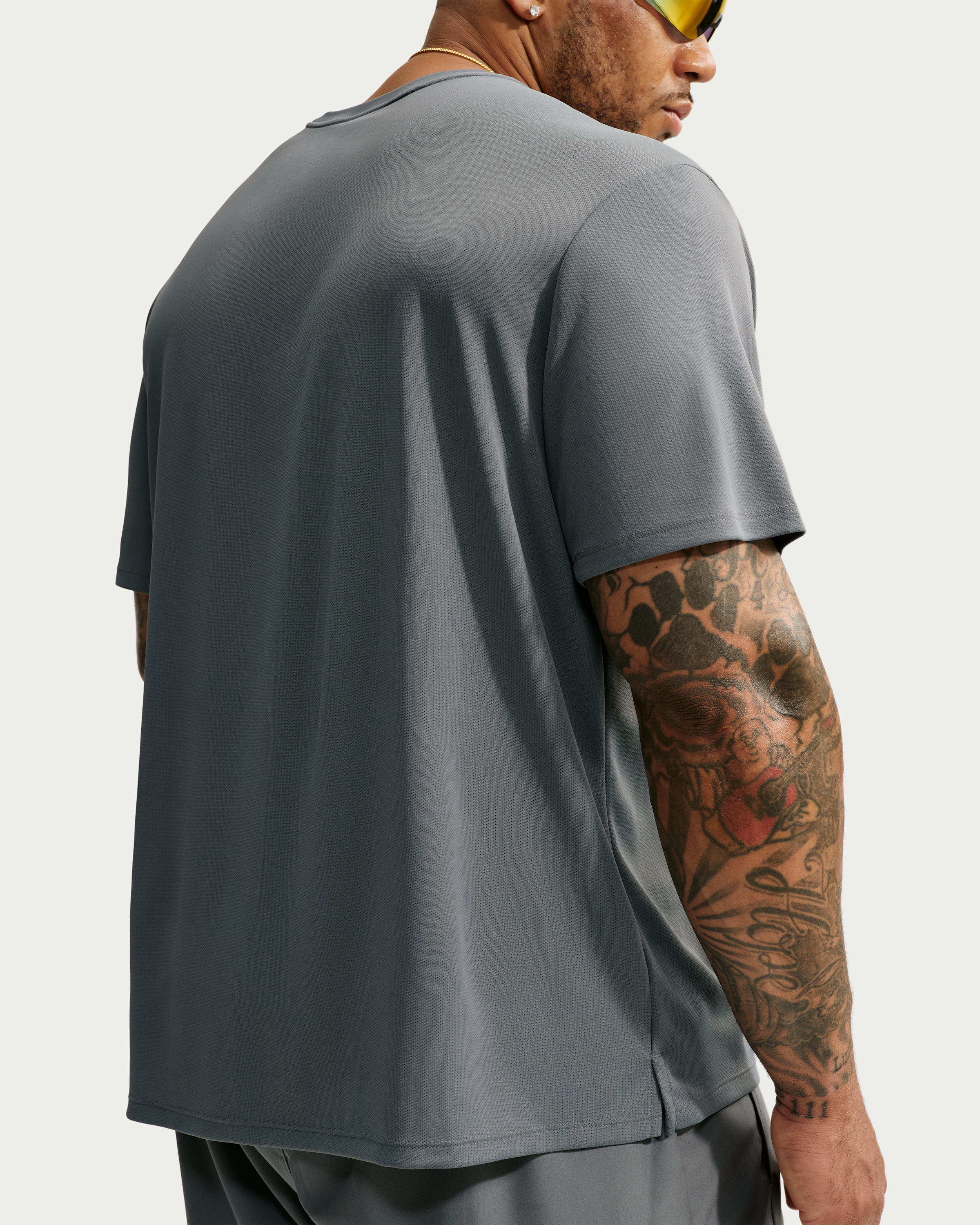 Nike Miler Men's Dri-FIT Short-Sleeve Running Top - Smoke Grey/Iron Grey - View 8