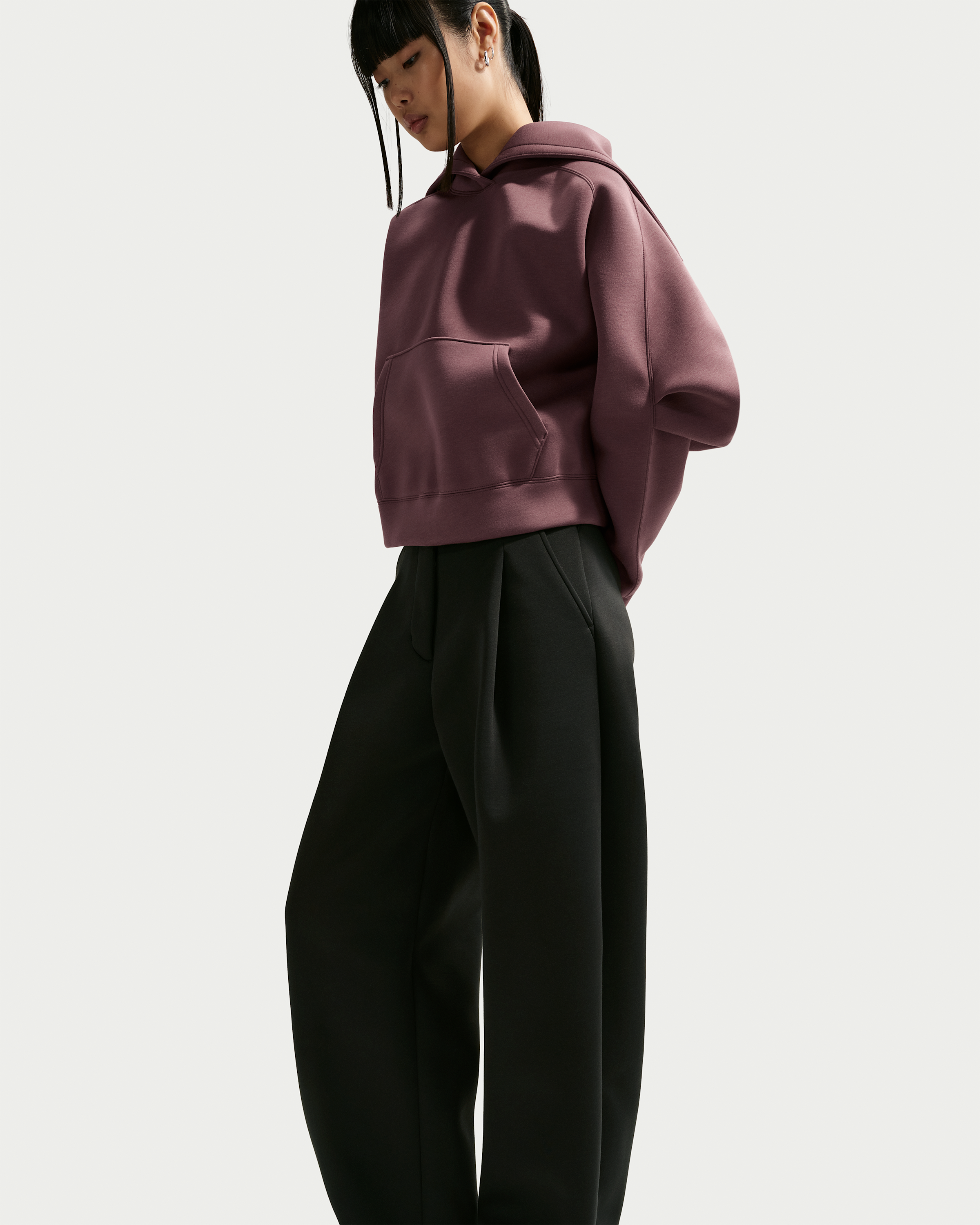 Nike Article Fleece Women's Loose Mid-Rise Trousers - Black/Black/Black/Black - View 4