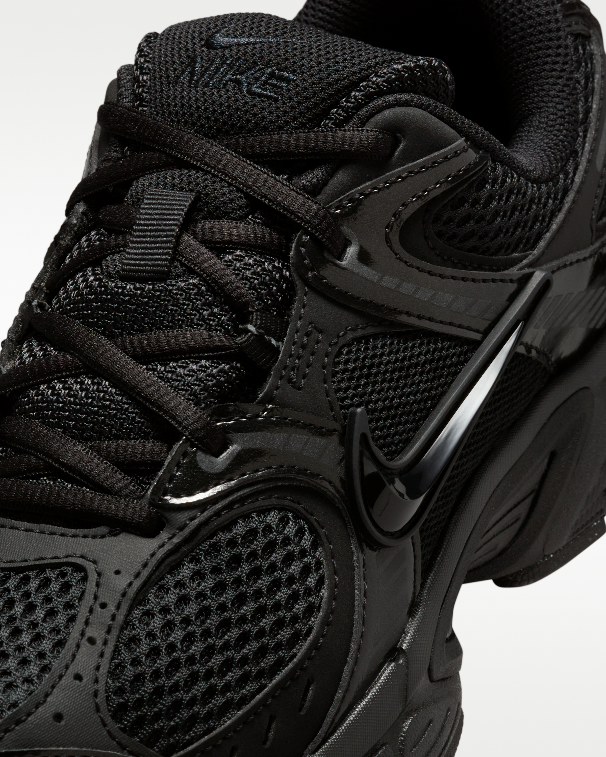 Nike V5 RNR Women's Shoes with Reflective Design Accents - Black/Anthracite/Black - View 7