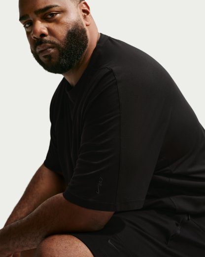 Nike 24.7 ImpossiblySoft Light Men's Dri-FIT Short-Sleeved T-Shirt - Black/Black/Dark Smoke Grey - View 9
