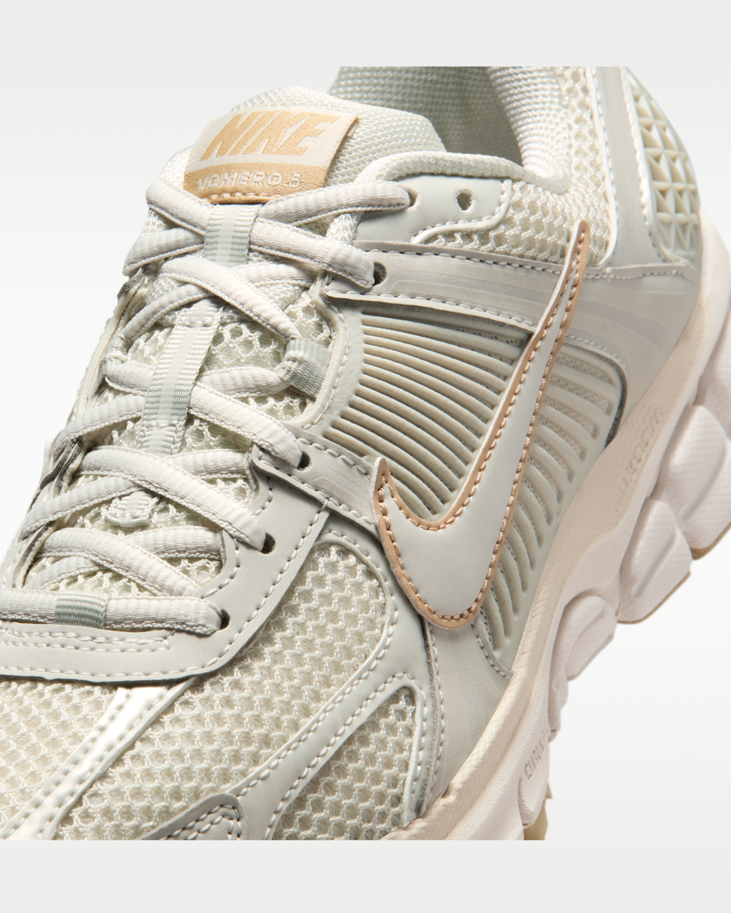 Nike Zoom Vomero 5 Women's Shoes with Reflective Design Accents - Light Bone/Phantom/Light Orewood Brown/Light Bone - View 7