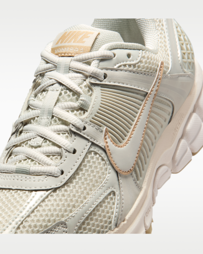 Nike Zoom Vomero 5 Women's Shoes with Reflective Design Accents - Light Bone/Phantom/Light Orewood Brown/Light Bone - View 7