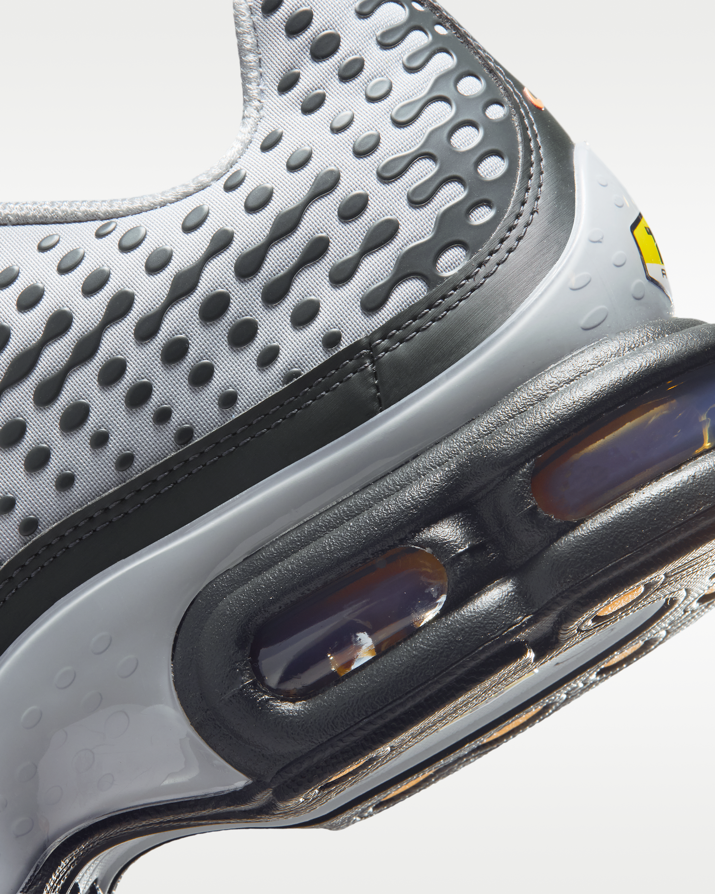 Nike Air Max Plus VII Men's Shoes - Light Smoke Grey/Dark Smoke Grey/Hot Curry - View 8