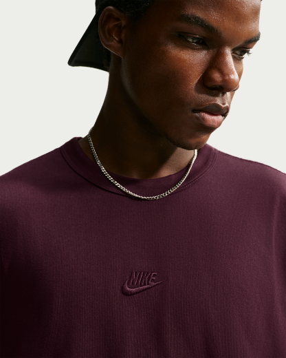 Nike Sportswear Premium Essentials Men's T-Shirt - Burgundy Crush - View 3
