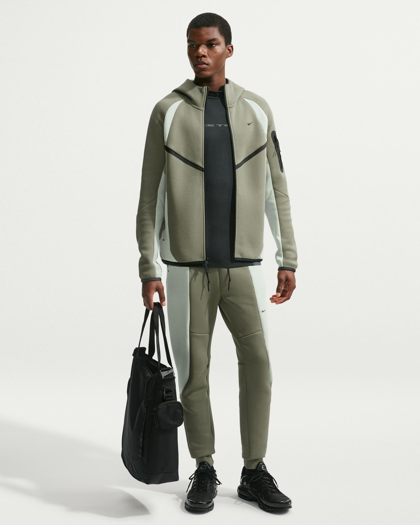Nike Tech Men's Colour-Block Full-Zip Fleece Windrunner Jacket - Silver Sage/Jade Horizon/Black - View 4