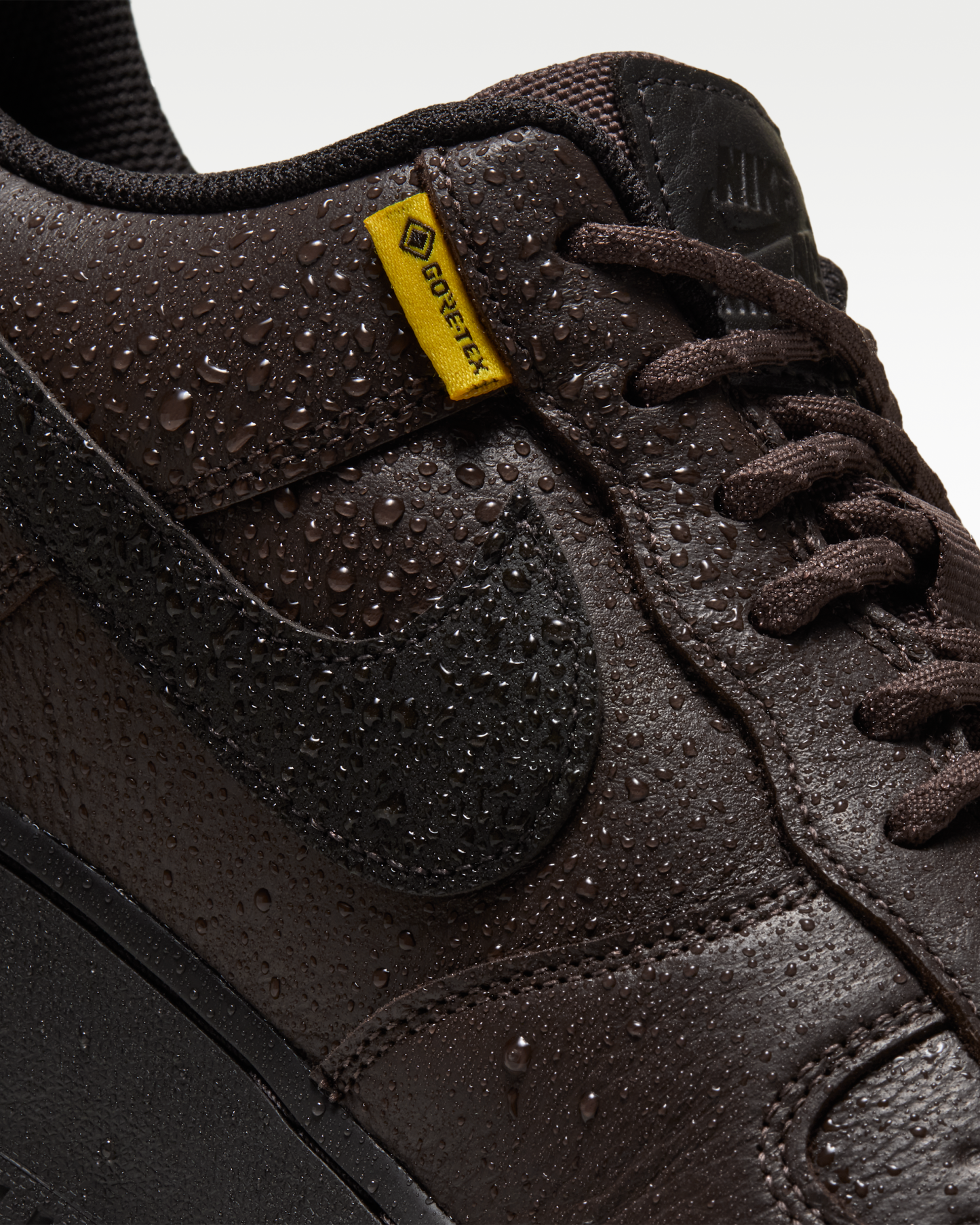 Air Force 1 GORE-TEX Vibram® Men's Waterproof Shoes - Baroque Brown/Speed Yellow/University Red/Shadow Brown - View 9