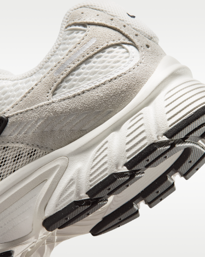 Nike V5 RNR Suede Women's Shoes - Summit White/Photon Dust/Summit White - View 8