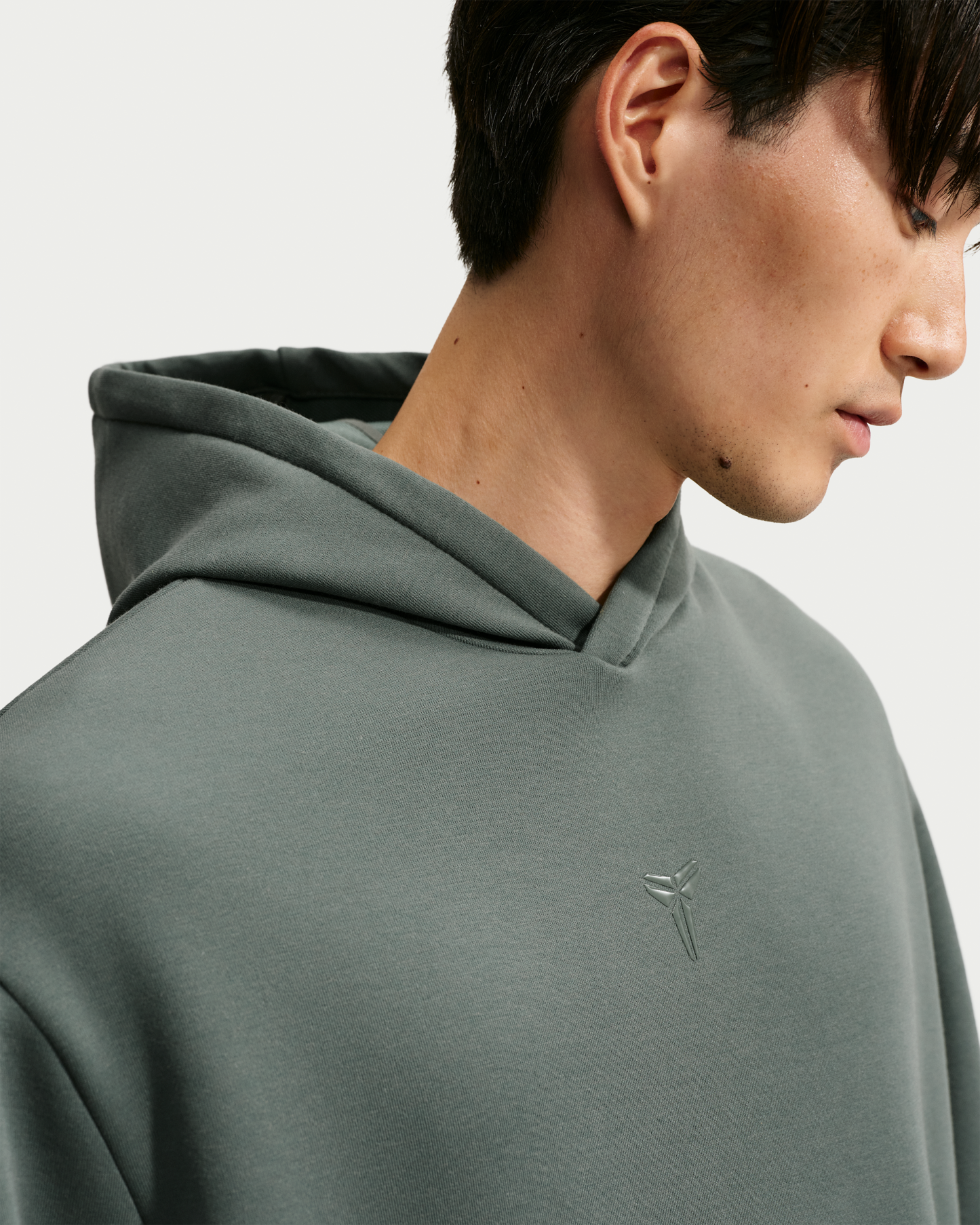 Kobe Men's Nike Dri-FIT Pullover Basketball Hoodie - Mineral Spruce/Mineral Spruce - View 3