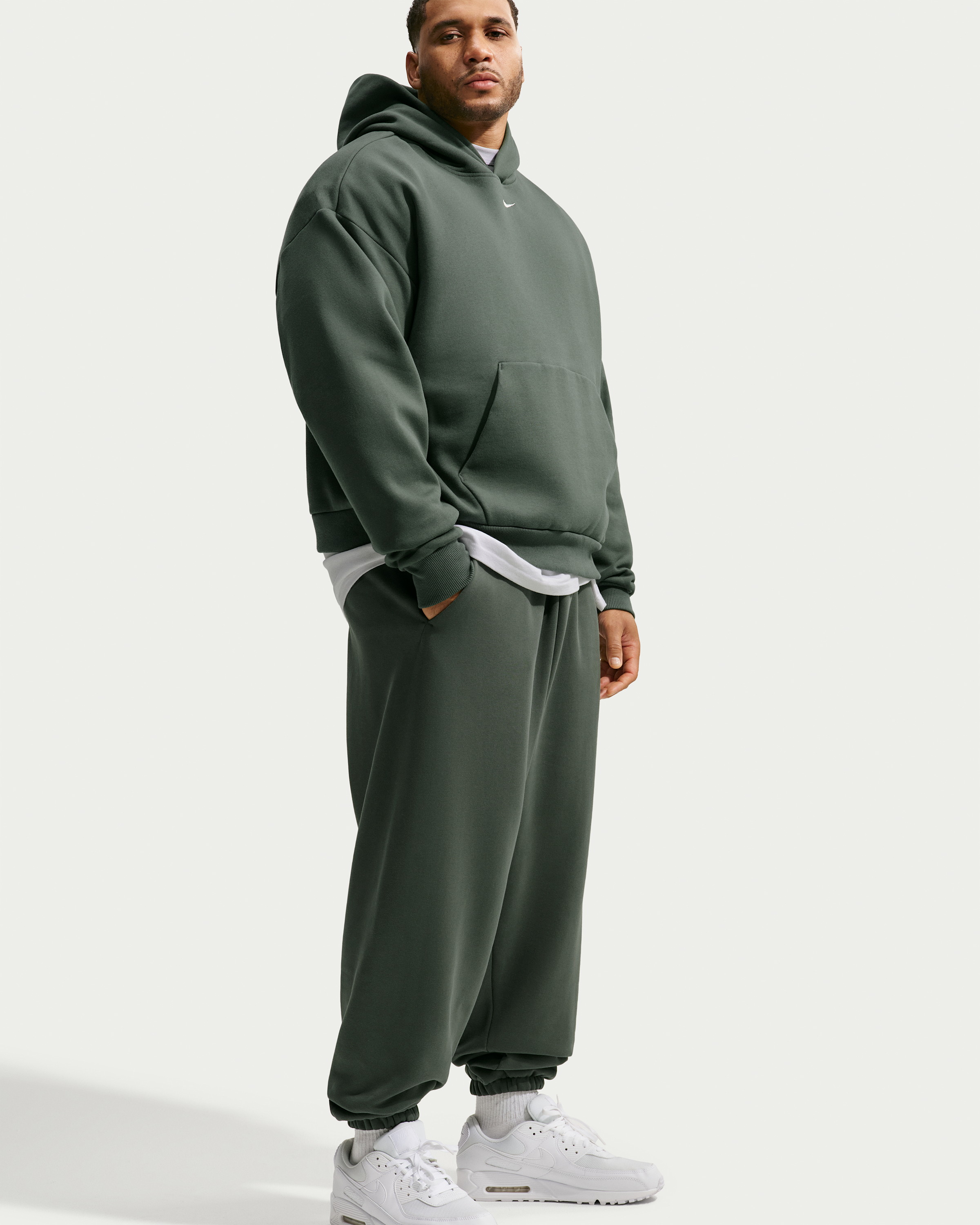 Nike Solo Fleece Men's Cuffed Trousers - Camo Green/Sail - View 10
