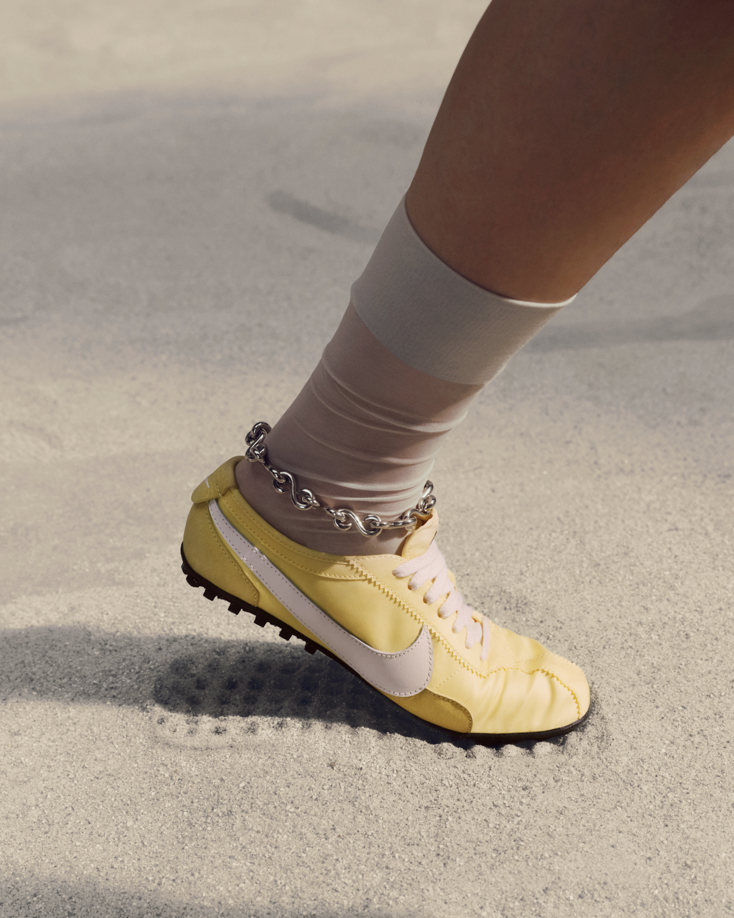Nike Moon Shoe OG Women's Shoes - Soft Yellow/Black/Soft Pearl - View 11