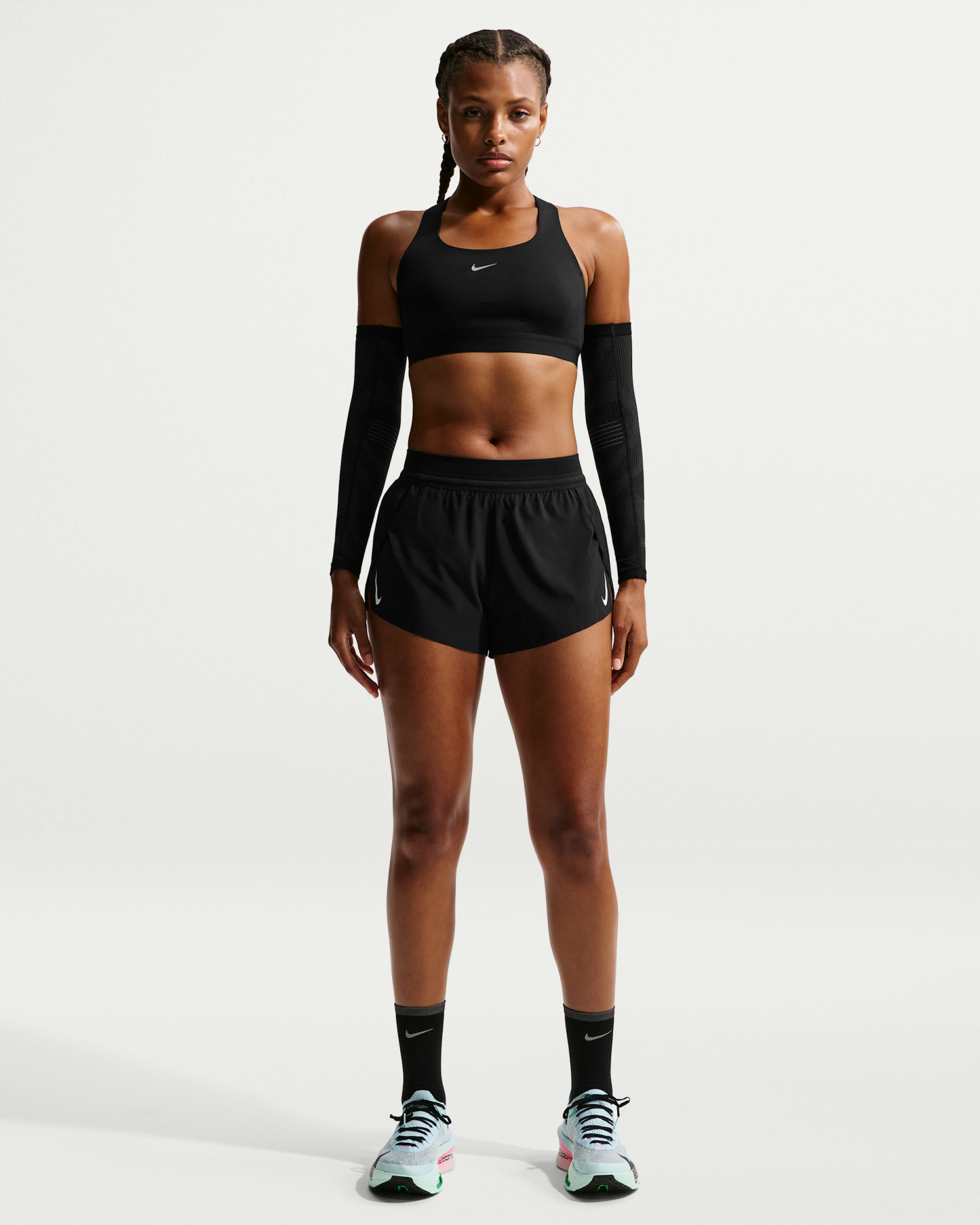 Nike Swift Women's High-Support Lightly Lined Sports Bra - Black/Silver - View 4