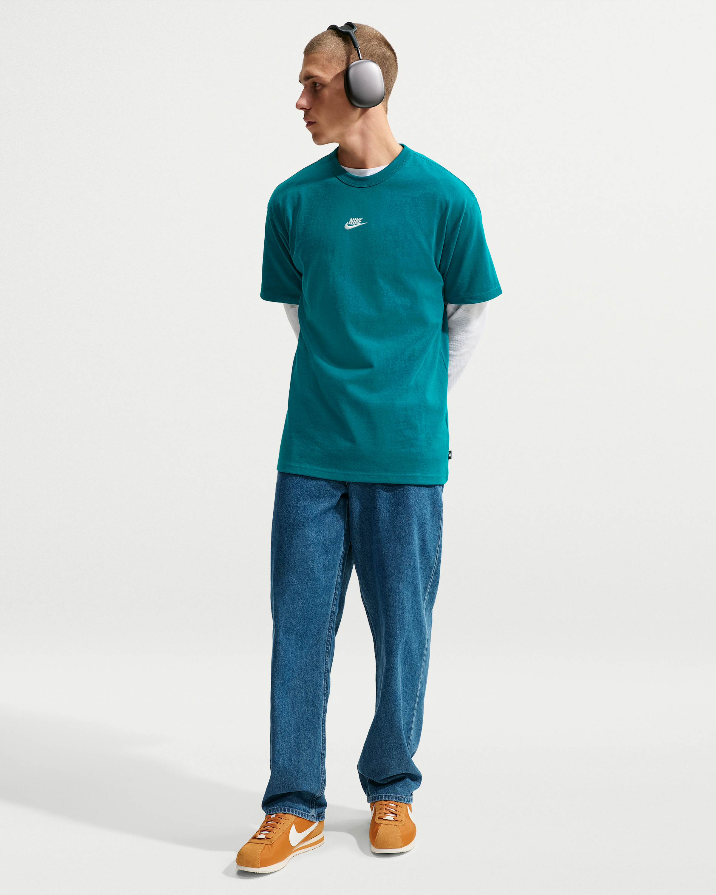 Nike Sportswear Premium Essentials Men's T-Shirt - Bright Spruce/Flat Silver - View 4