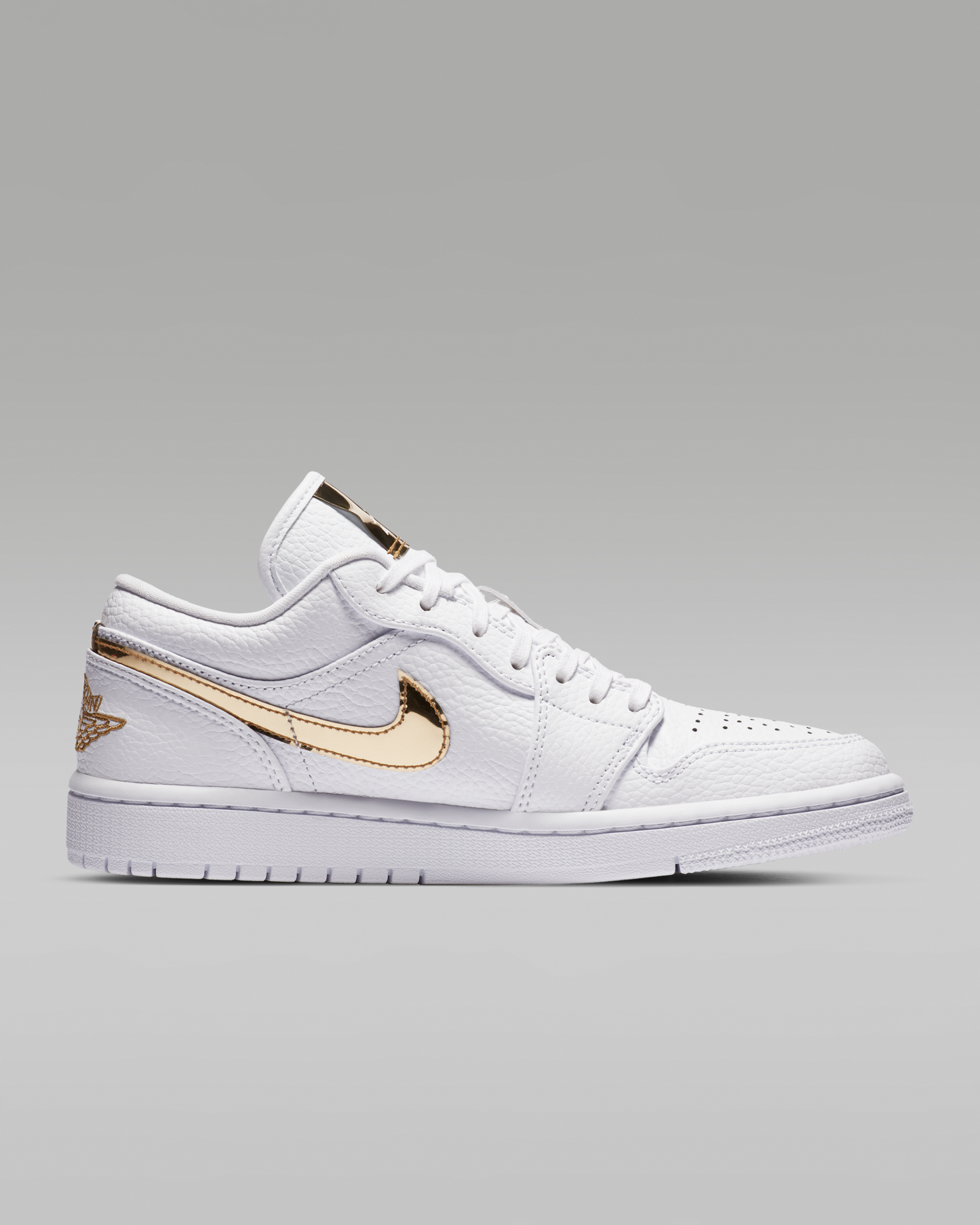 Air Jordan 1 Low SE Women's Shoes - White/White/Metallic Gold - View 3
