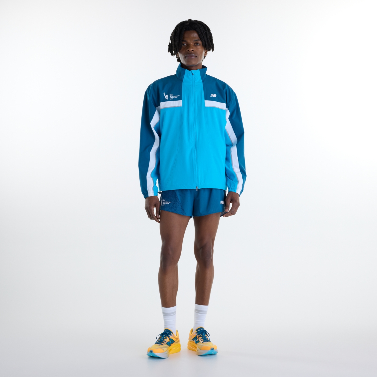 Glad is wearing size M and is 6'1"/ 185cm. Waist: 29"/74cm