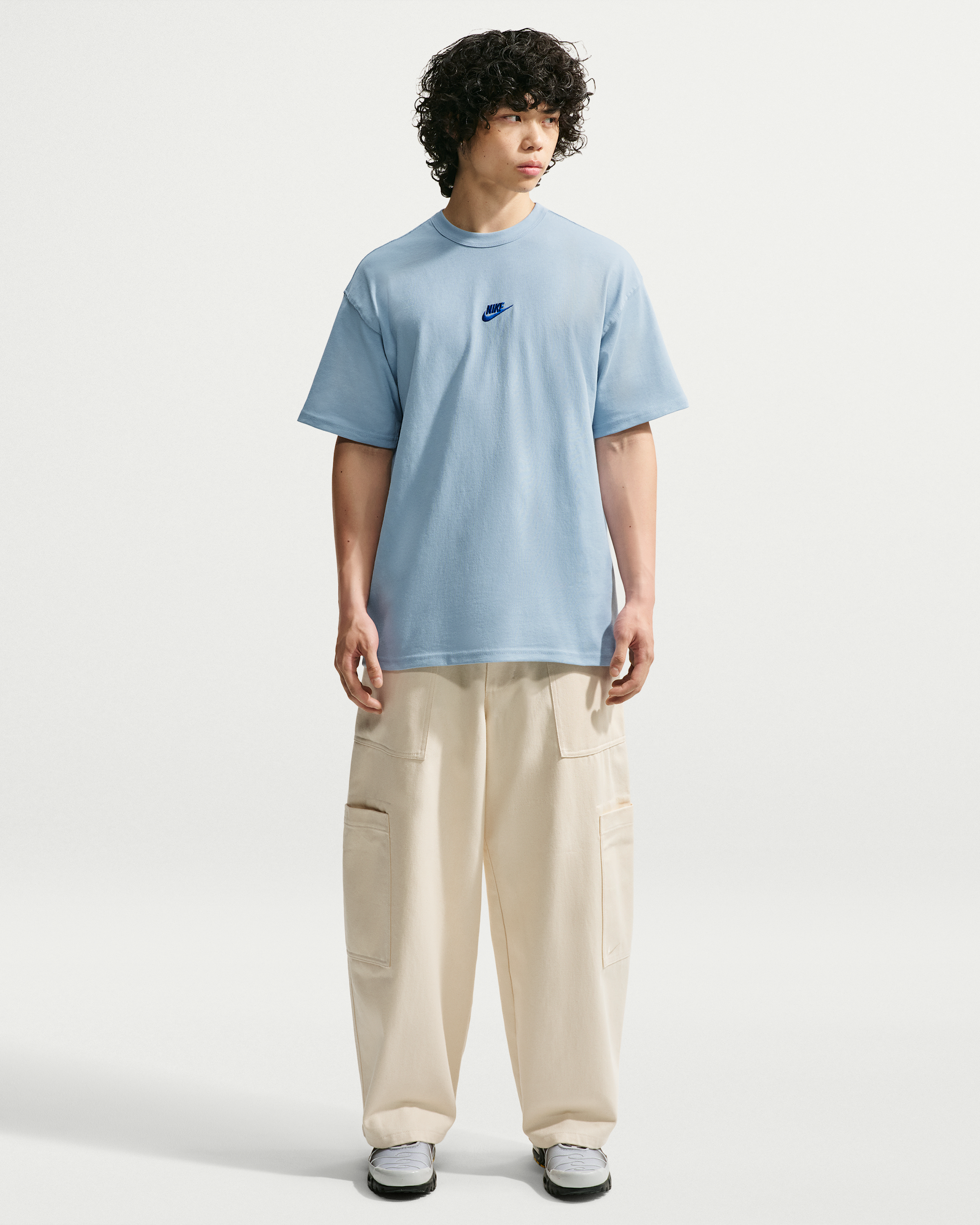 Nike Sportswear Premium Essentials Men's T-Shirt - Light Armoury Blue - View 4