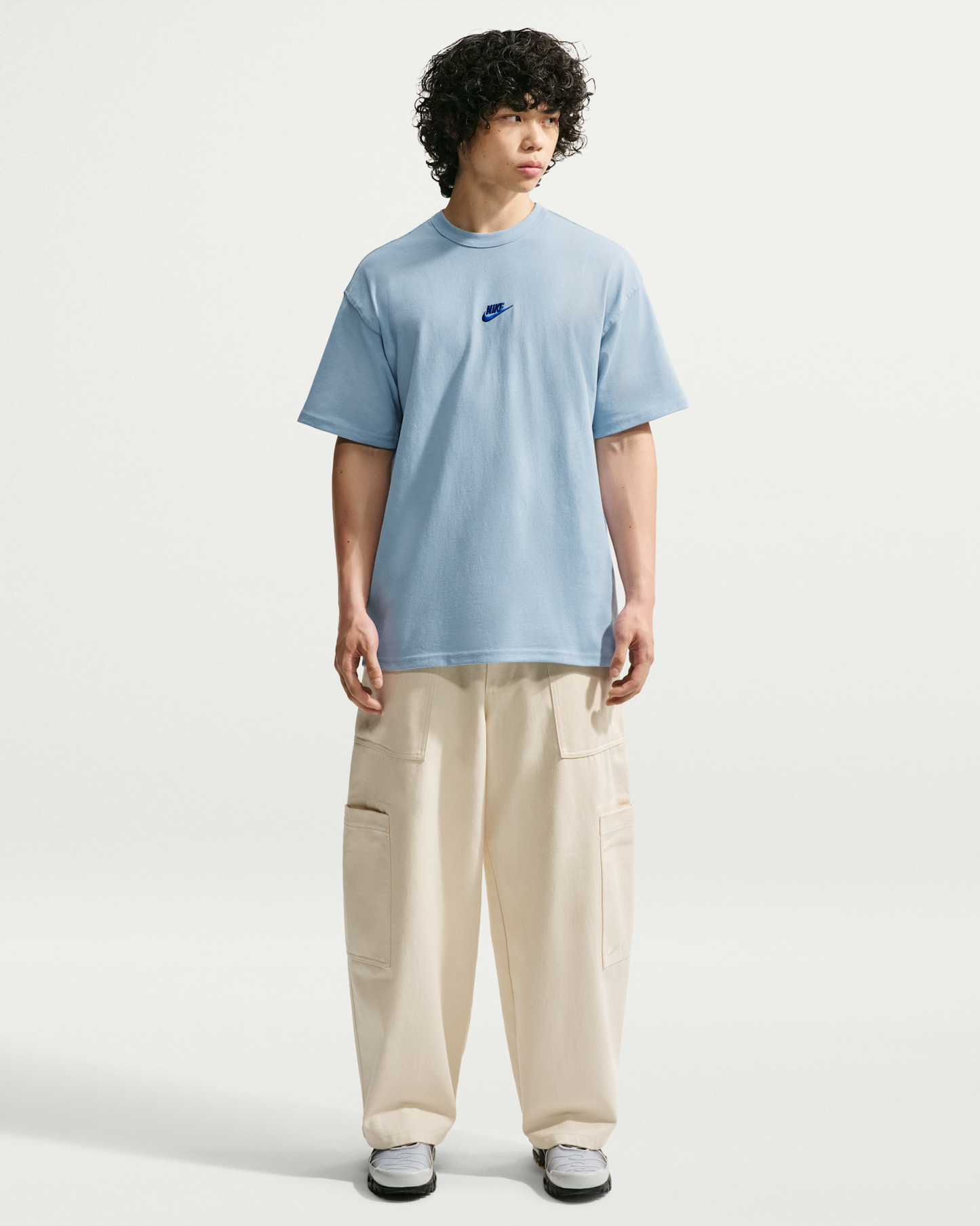 Nike Sportswear Premium Essentials Men's T-Shirt - Light Armoury Blue - View 4