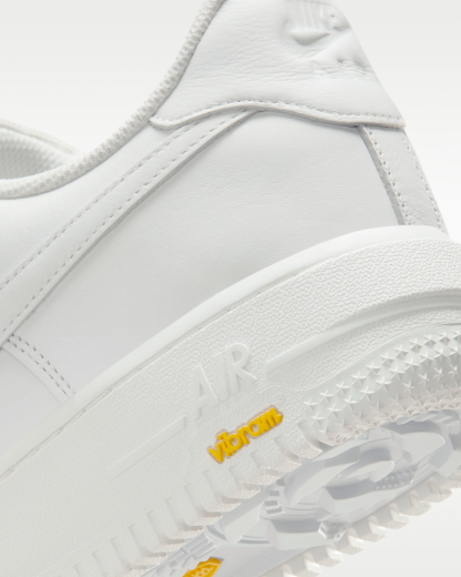 Air Force 1 GORE-TEX Vibram® Men's Waterproof Shoes - Summit White/Off-White/Speed Yellow/Summit White - View 8
