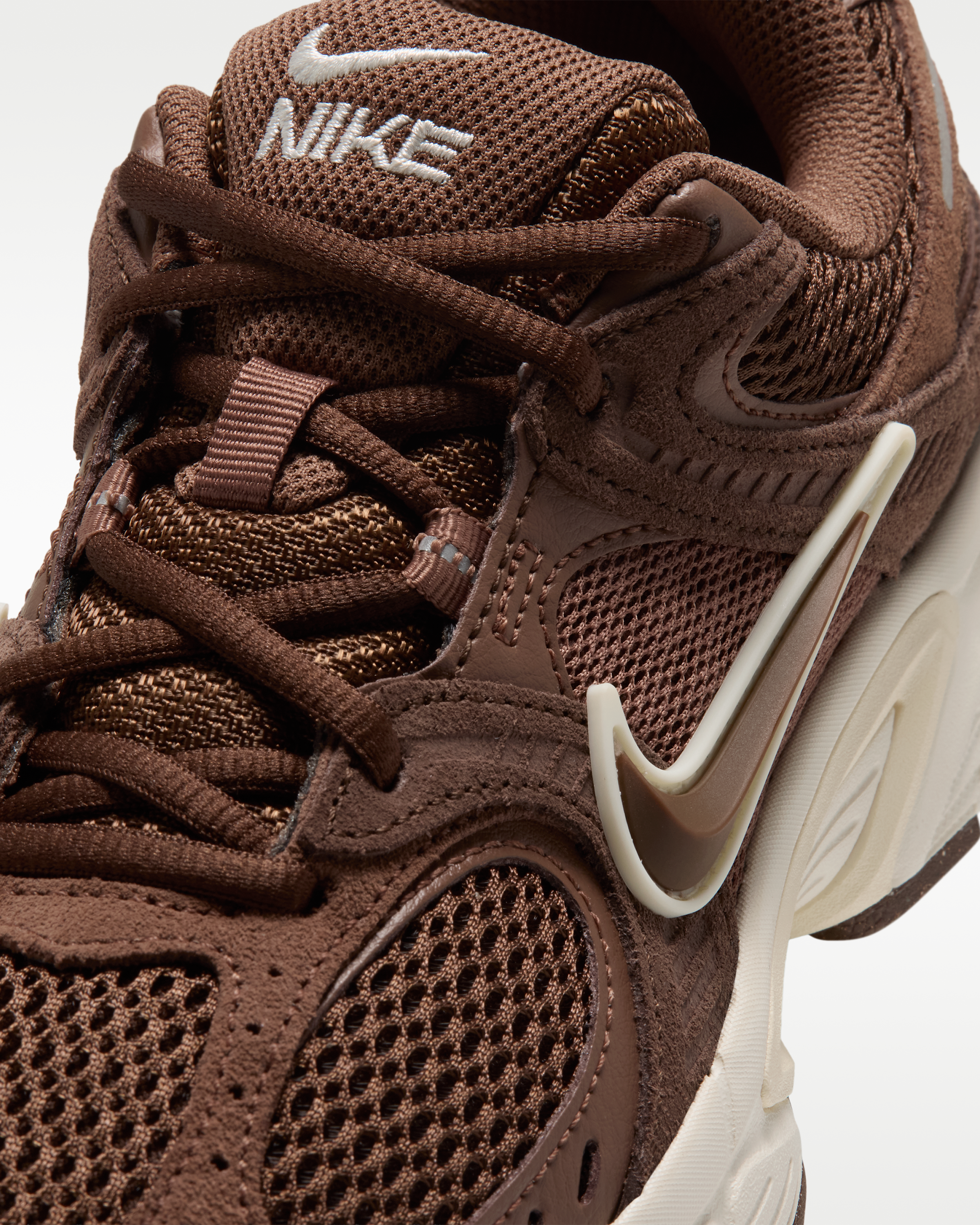 Nike V5 RNR Suede Women's Shoes - Cacao Wow/Infinite Sable/Soft Pearl/Cacao Wow - View 7