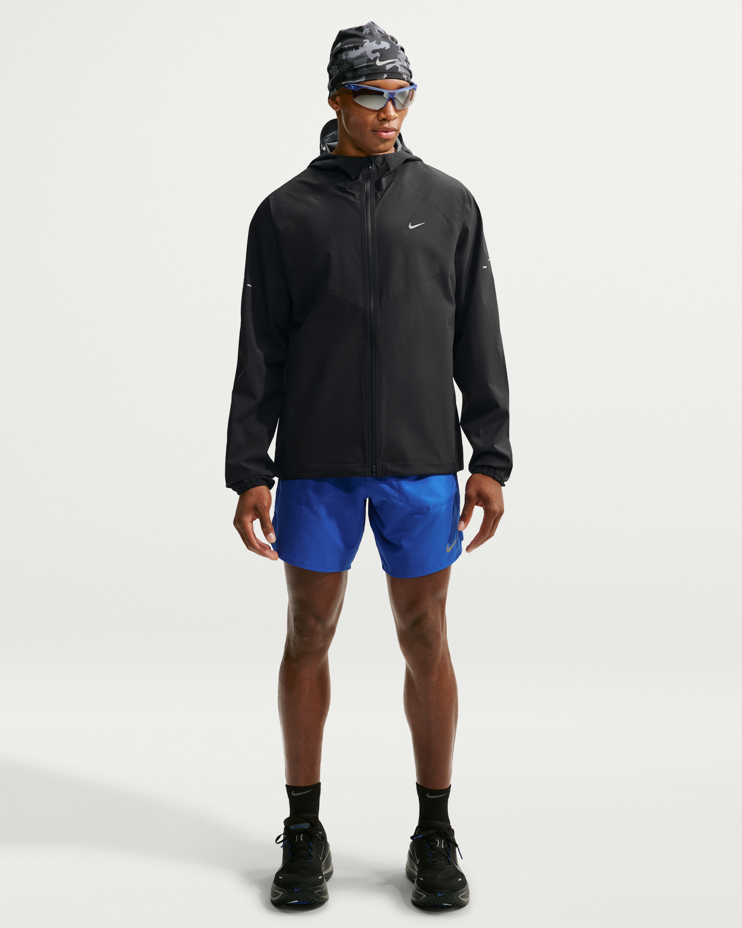 Nike Stride Men's Storm-FIT ADV Waterproof Running Jacket - Black - View 4