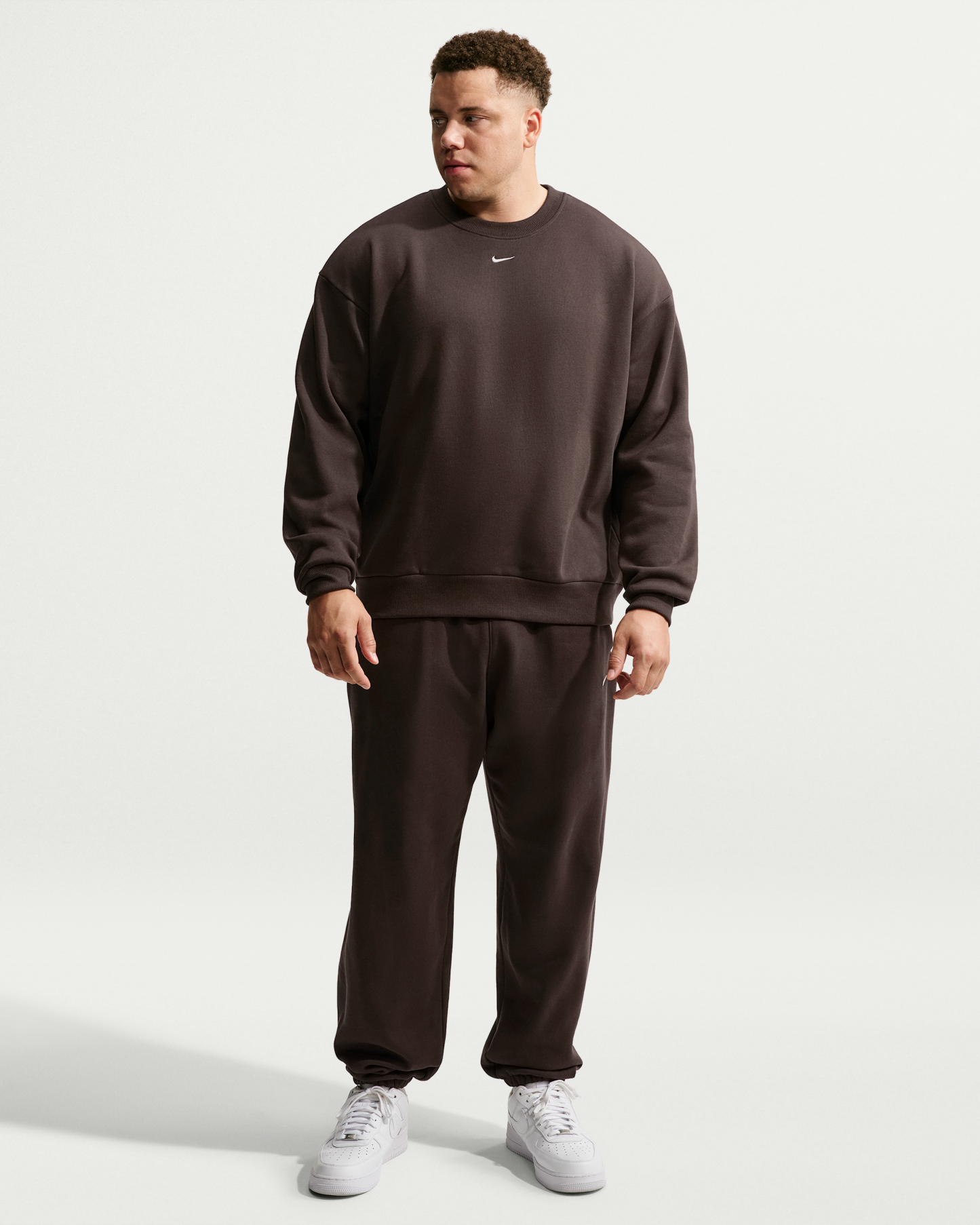 Nike Solo Fleece Men's Crew-Neck Sweatshirt - Velvet Brown/Sail - View 10