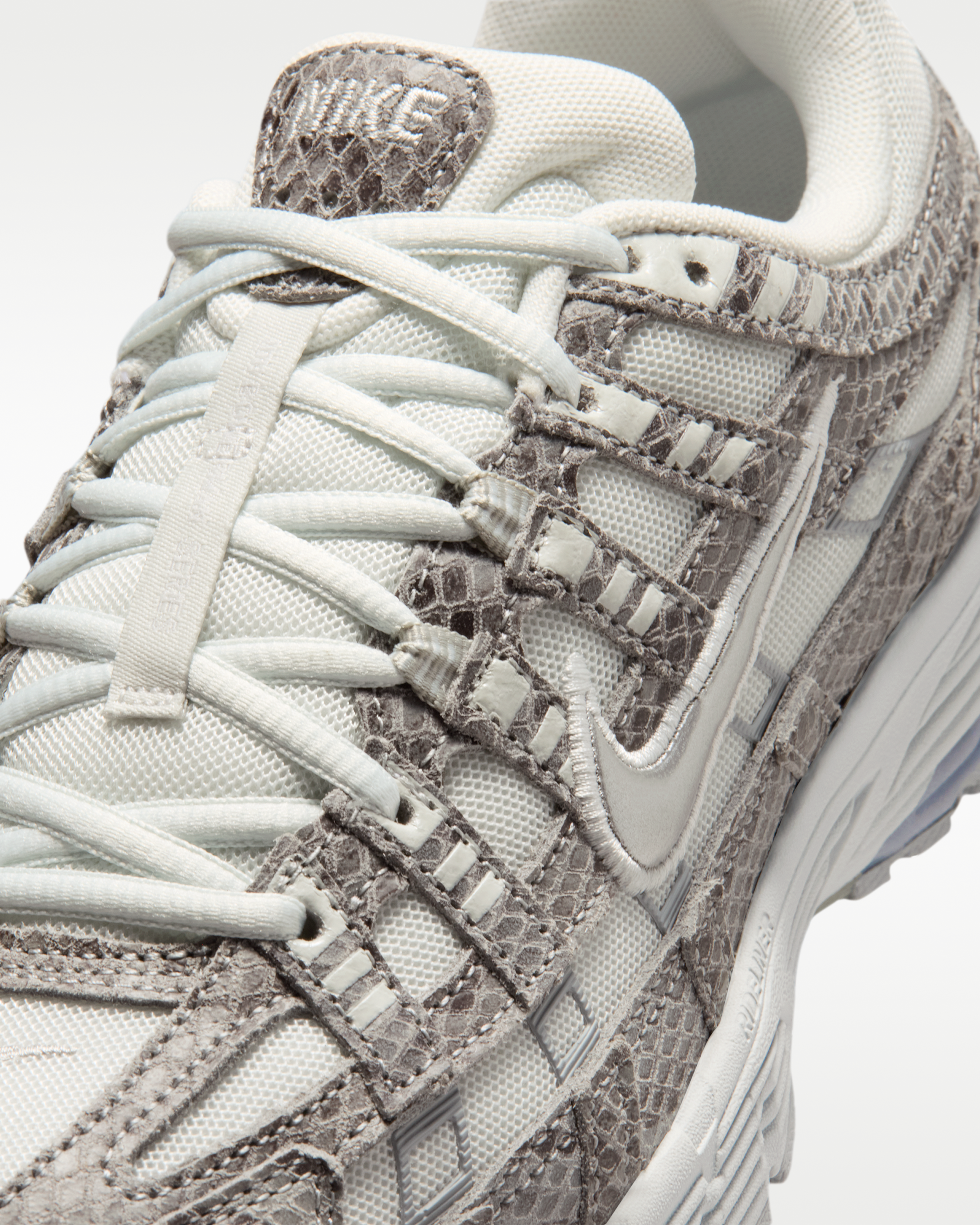 Nike P-6000 SE Women's Shoes - Off-White/Black/Cool Grey/Metallic Silver - View 7