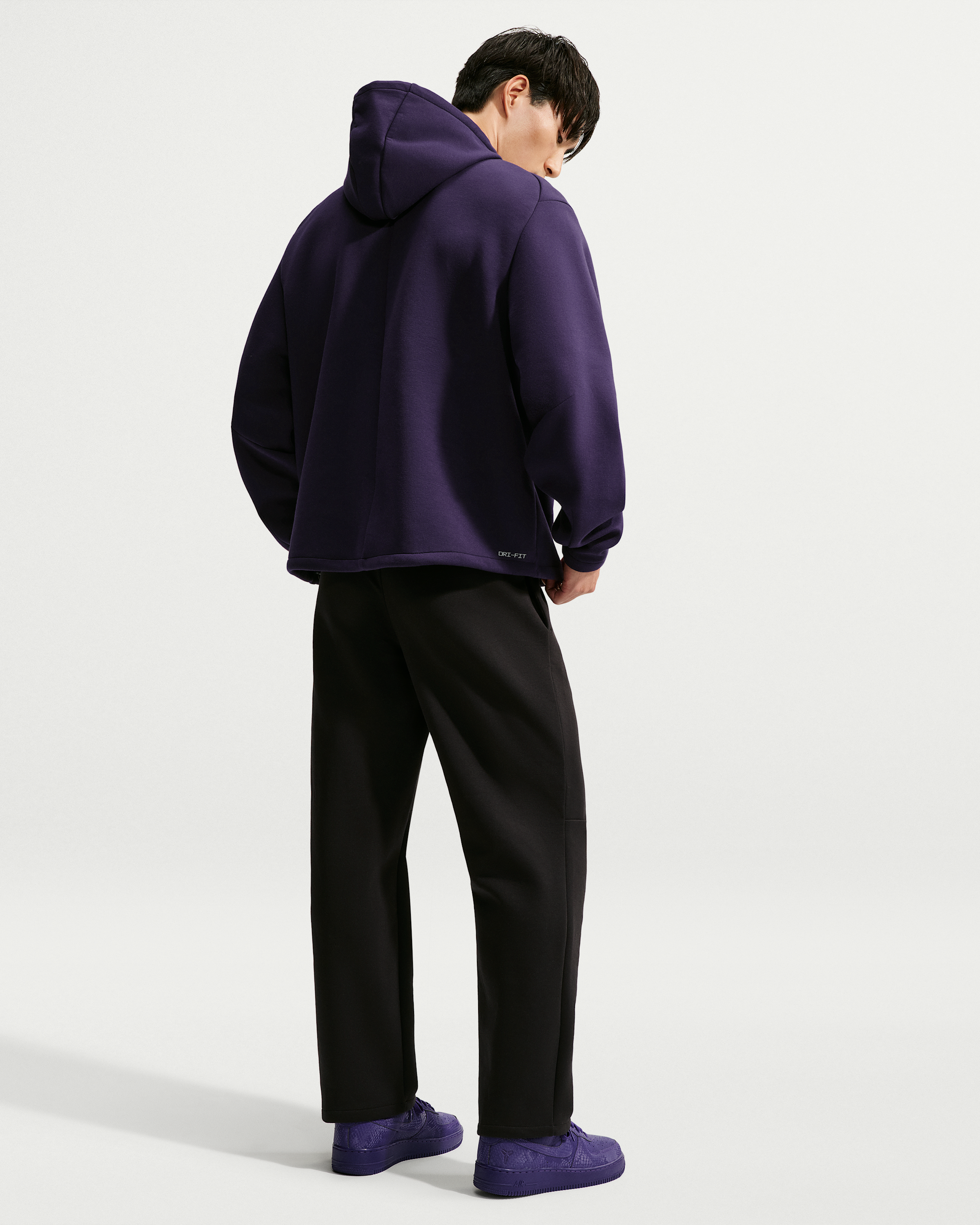 Kobe Men's Nike Dri-FIT Pullover Basketball Hoodie - Purple Dynasty/Purple Dynasty - View 5