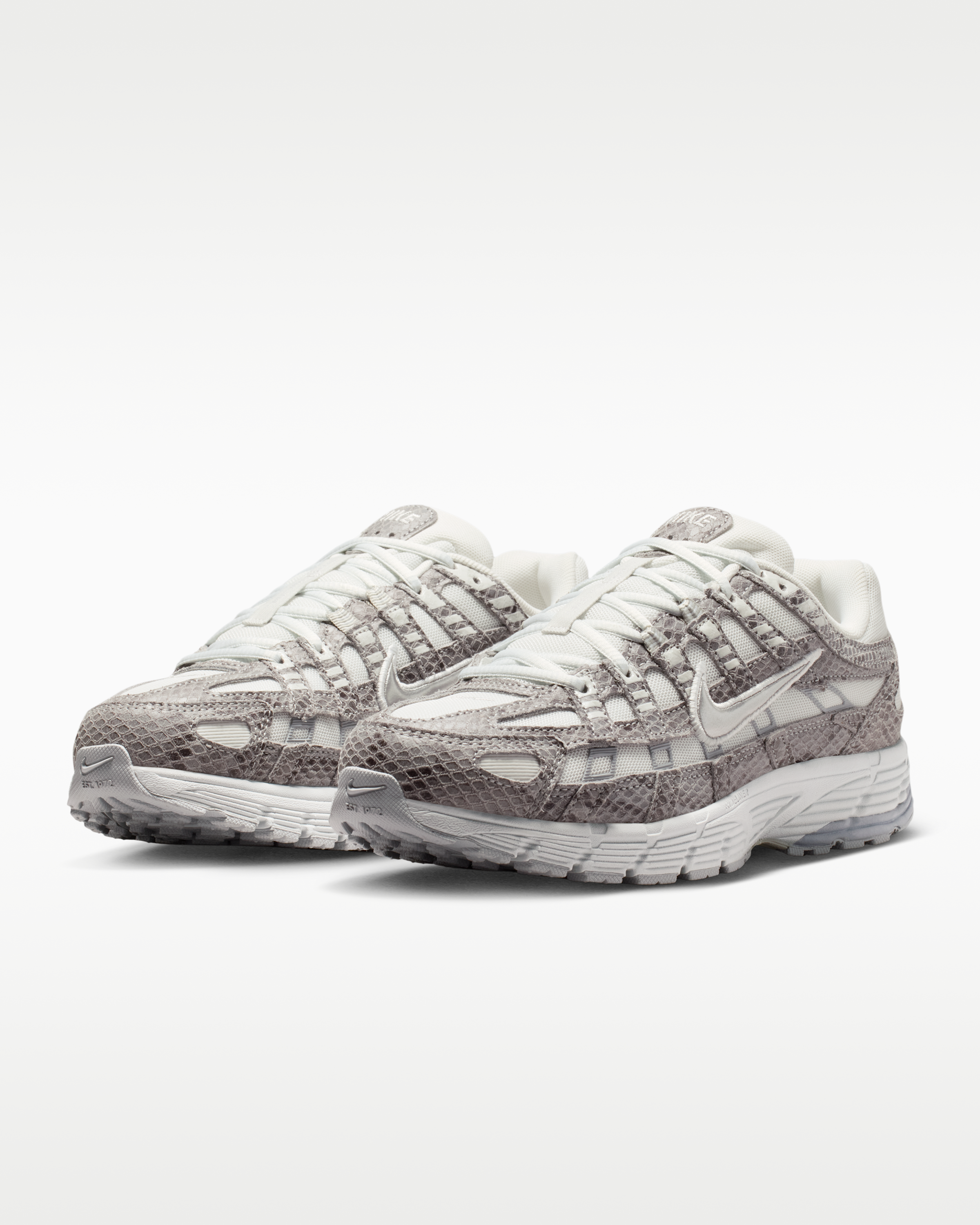 Nike P-6000 SE Women's Shoes - Off-White/Black/Cool Grey/Metallic Silver - View 5