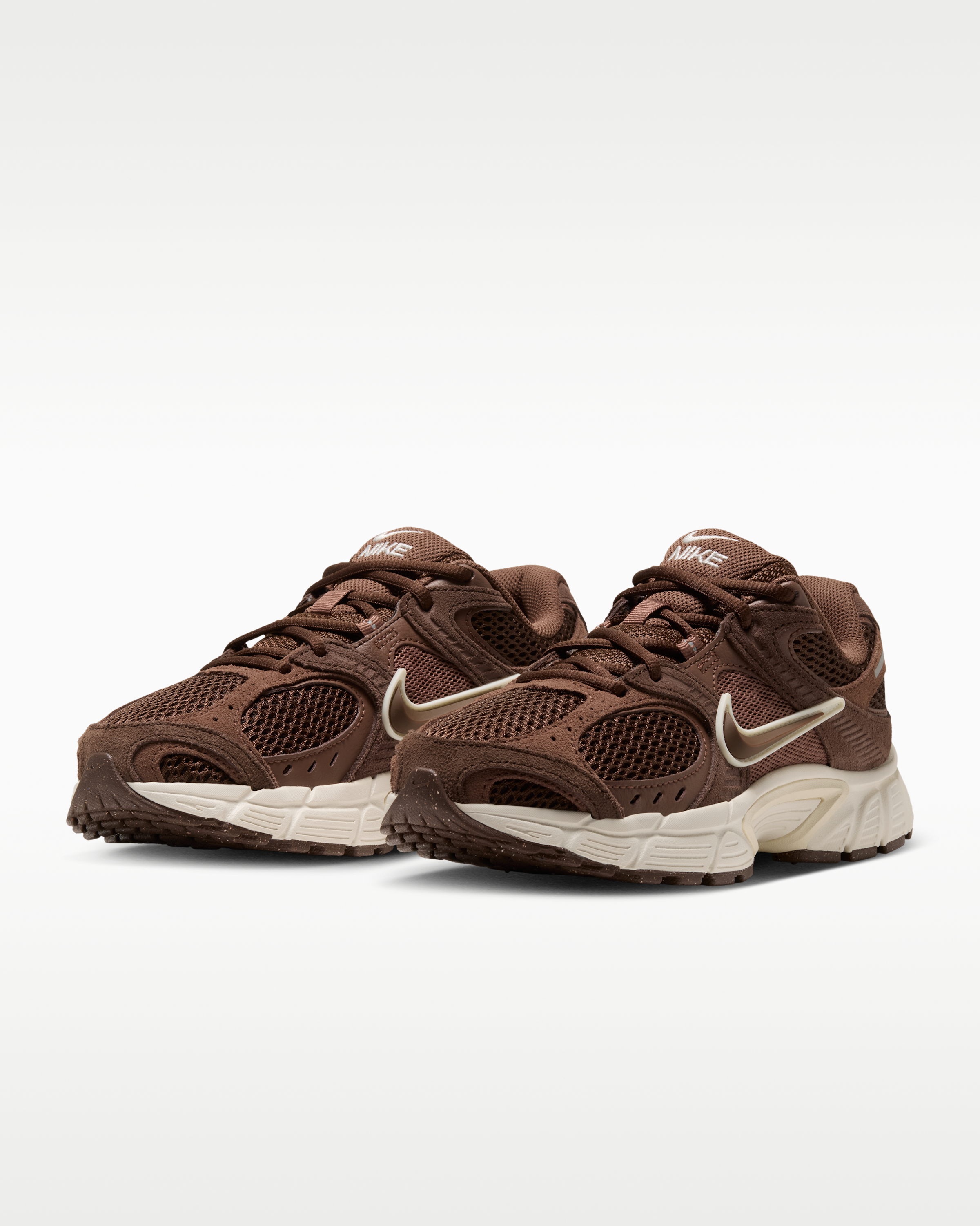 Nike V5 RNR Suede Women's Shoes - Cacao Wow/Infinite Sable/Soft Pearl/Cacao Wow - View 5