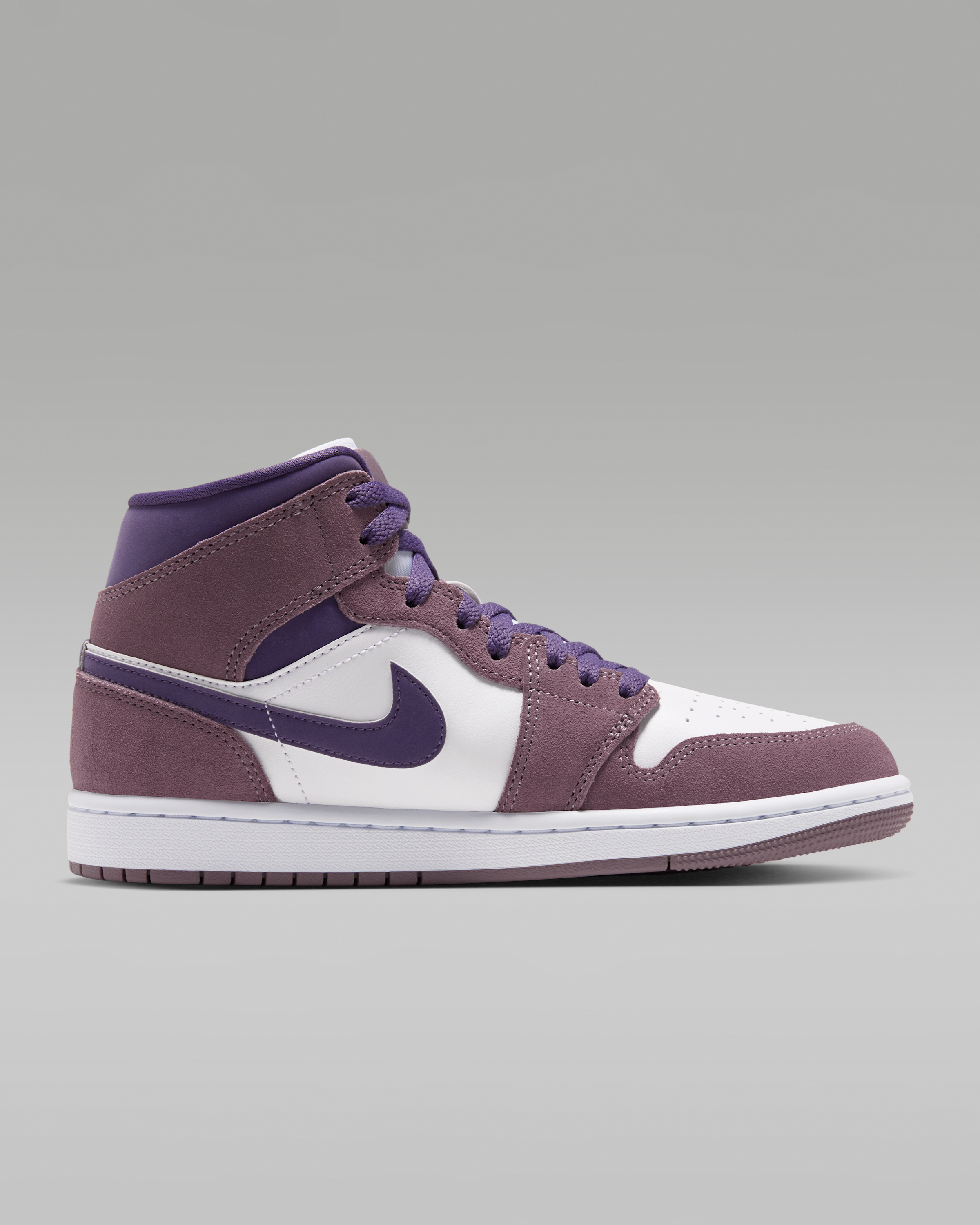 Air Jordan 1 Mid Women's Shoes - Purple Smoke/White/Canyon Purple - View 3