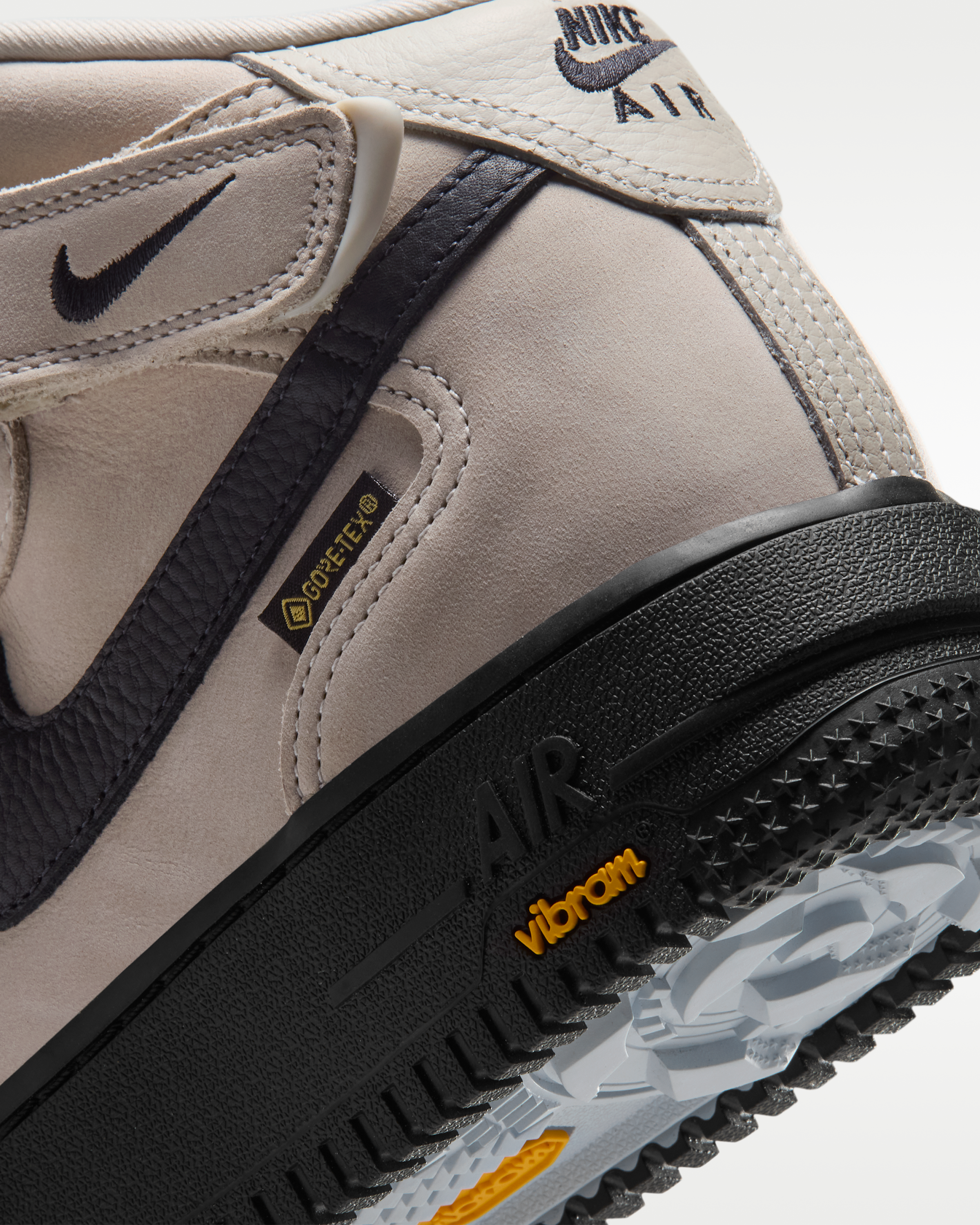 Nike Air Force 1 Mid '07 GORE-TEX Vibram® Men's Shoes - Summit White/Blue Tint/Black - View 8