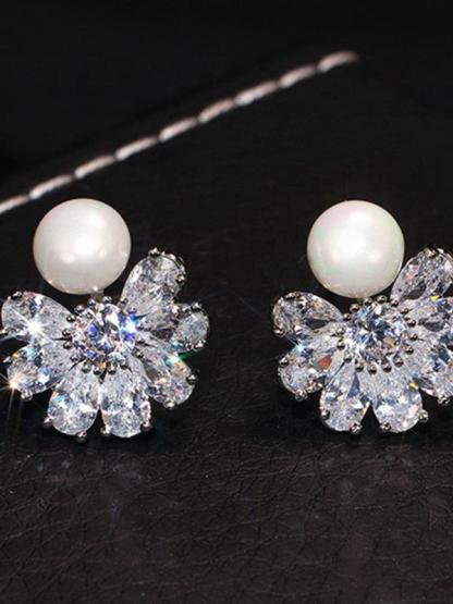 Snowflake Zirconia Imitation Pearl Earrings