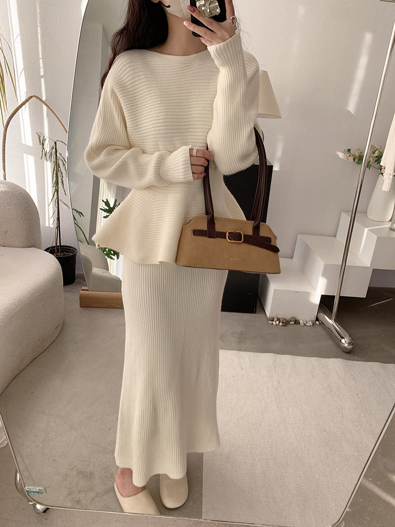 2pcs Flounce Hem Long Sleeve Knit Top & Straight Knit Skirt Set