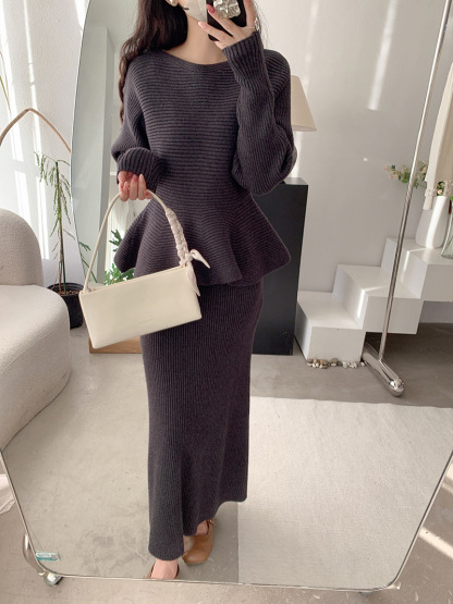 2pcs Flounce Hem Long Sleeve Knit Top & Straight Knit Skirt Set