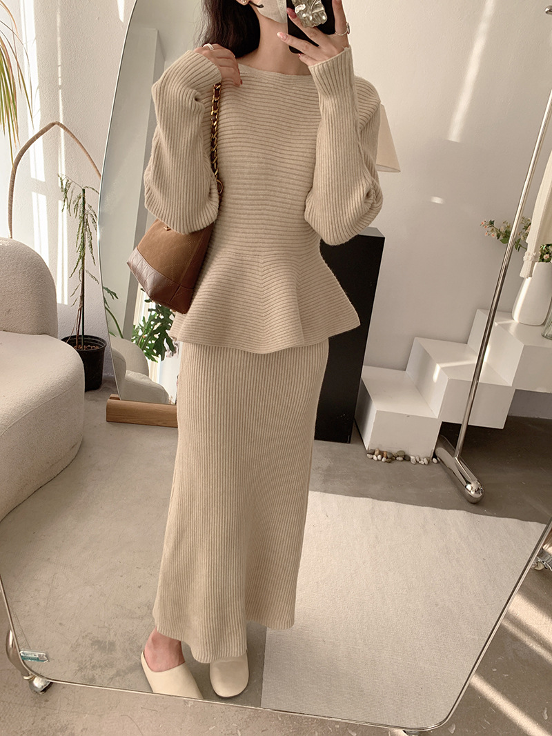 2pcs Flounce Hem Long Sleeve Knit Top & Straight Knit Skirt Set