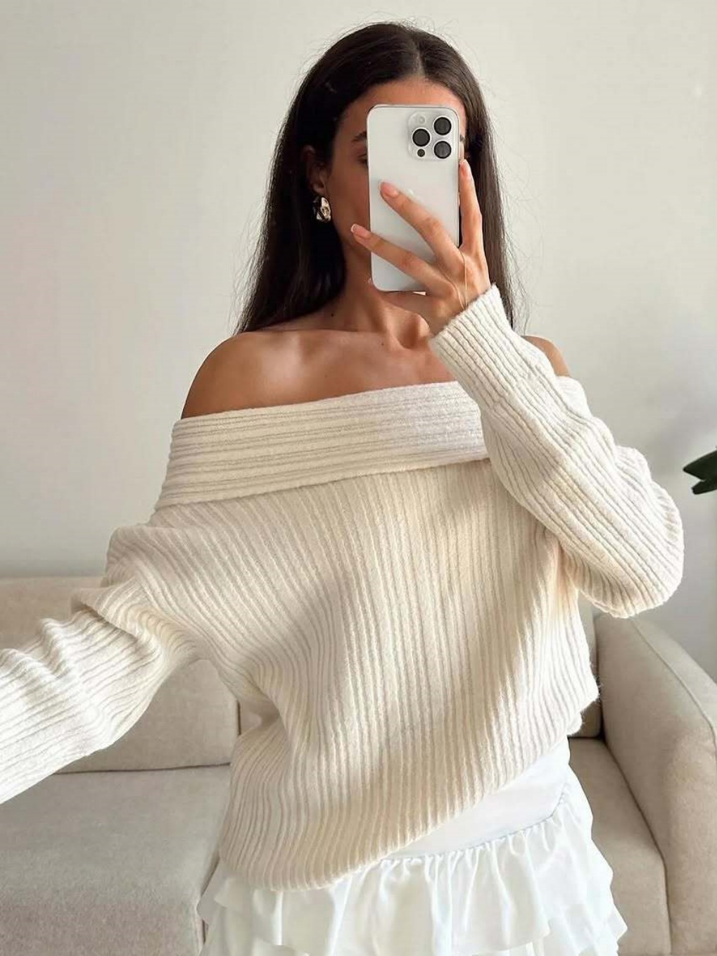 Off-the-shoulder Knitted Sweater