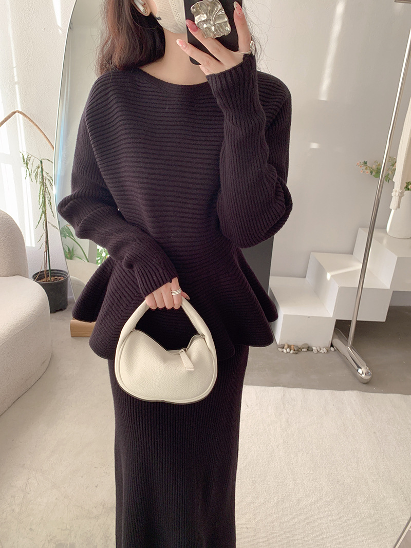 2pcs Flounce Hem Long Sleeve Knit Top & Straight Knit Skirt Set