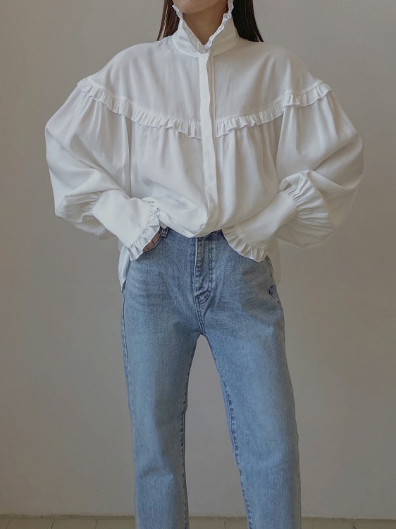 Lantern-sleeved Lace Shirt