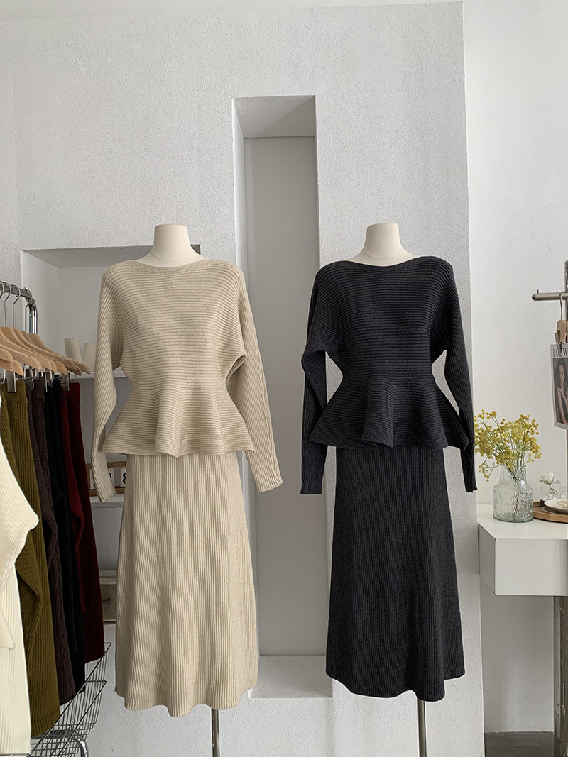 2pcs Flounce Hem Long Sleeve Knit Top & Straight Knit Skirt Set