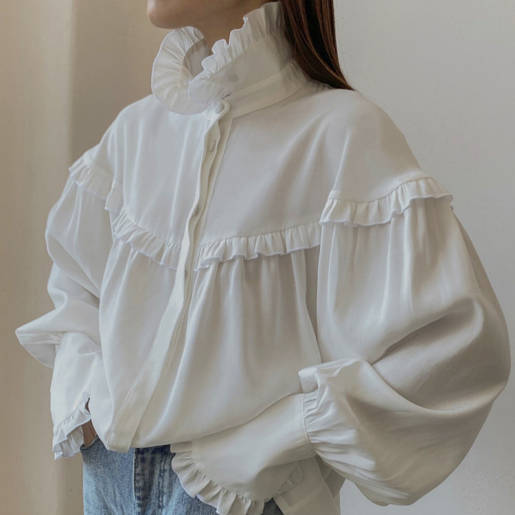 Lantern-sleeved Lace Shirt
