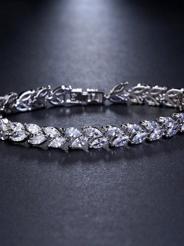 Embroidered Beaded Heart Shaped Evening Bag