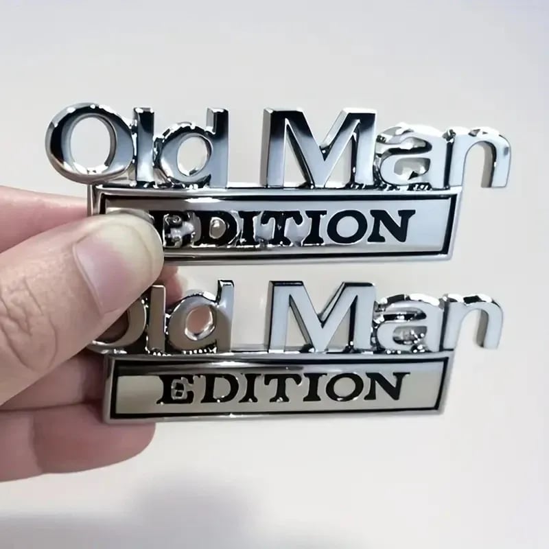 🚗 4 sztuki – emblematy samochodowe Old Man Edition