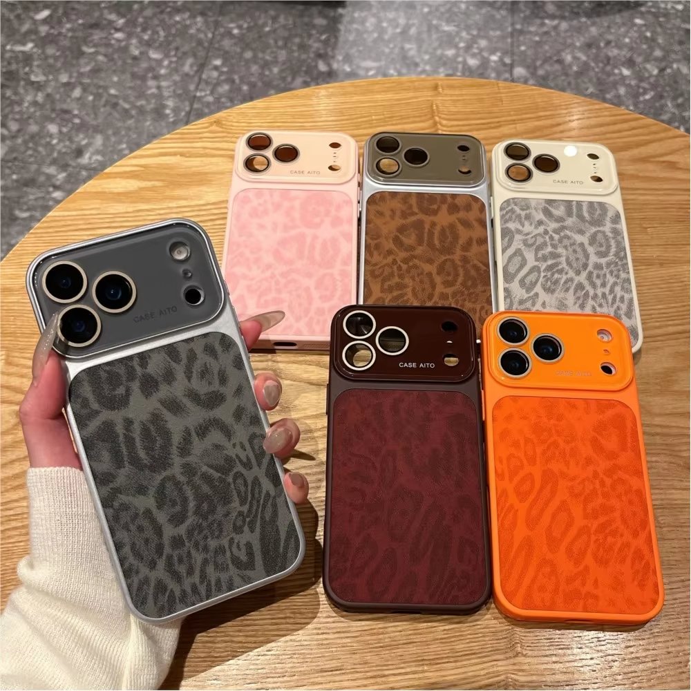 Luksusowe etui na iPhone 17 o fakturze skóry z motywem lamparta