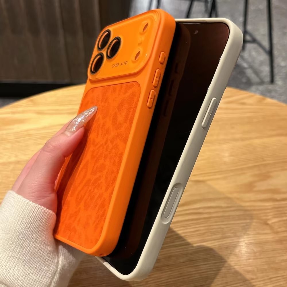 Luksusowe etui na iPhone 17 o fakturze skóry z motywem lamparta