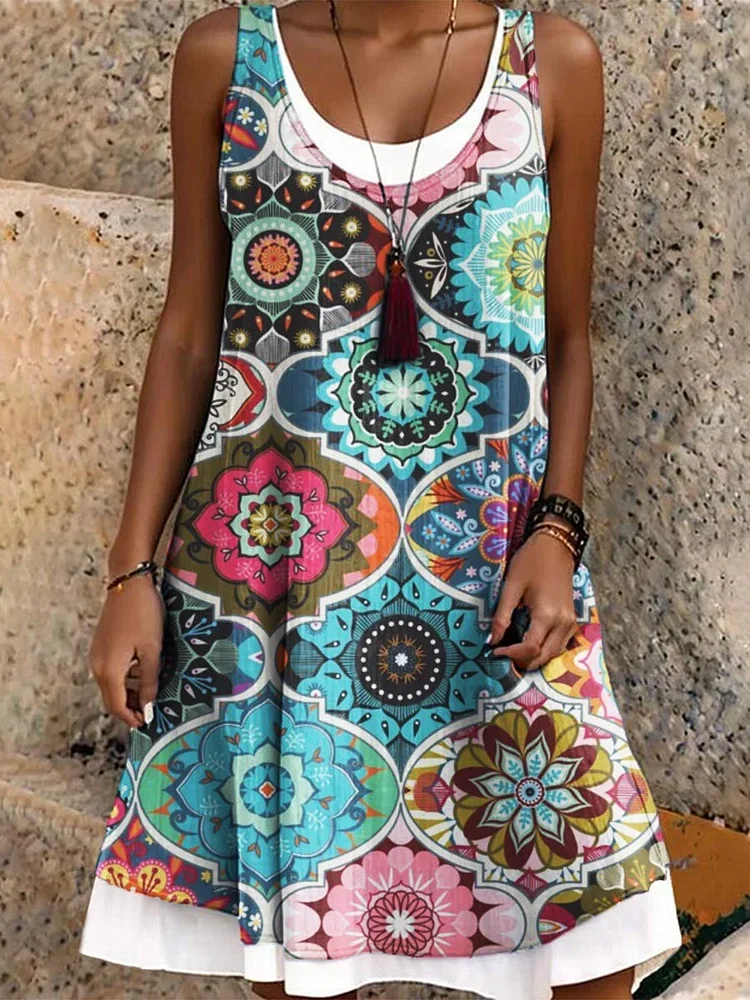Strój kąpielowy z podwiązkami i dekoltem w kształcie litery V w stylu retro paisley