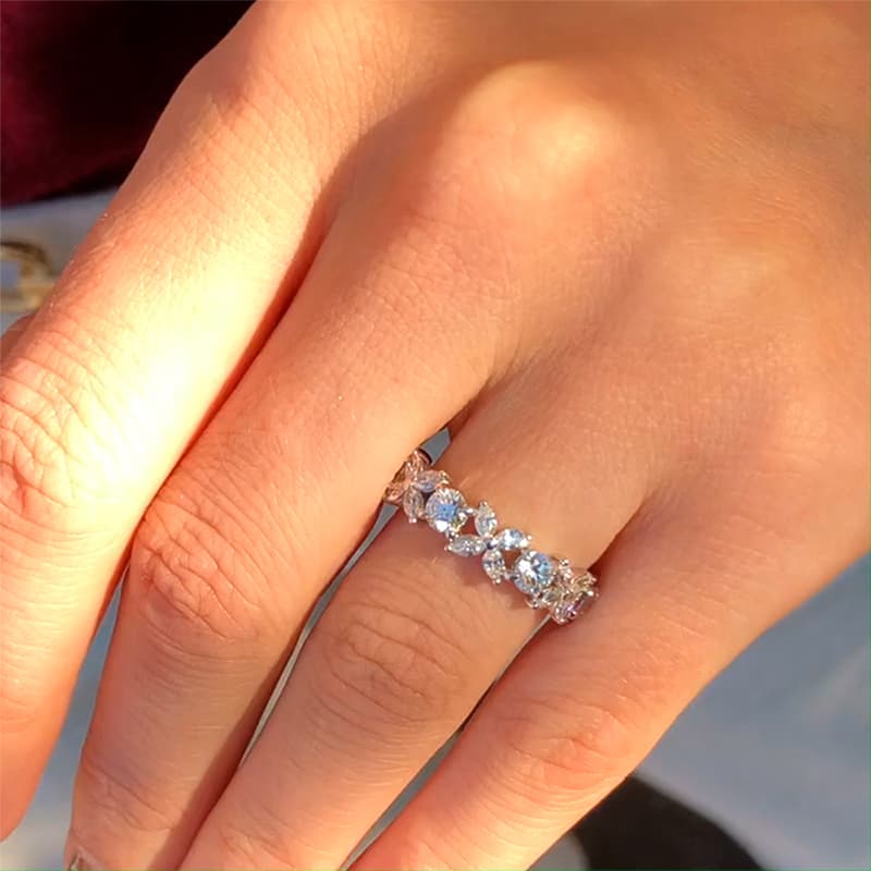 Aurora Clover Moissanite Wedding Band