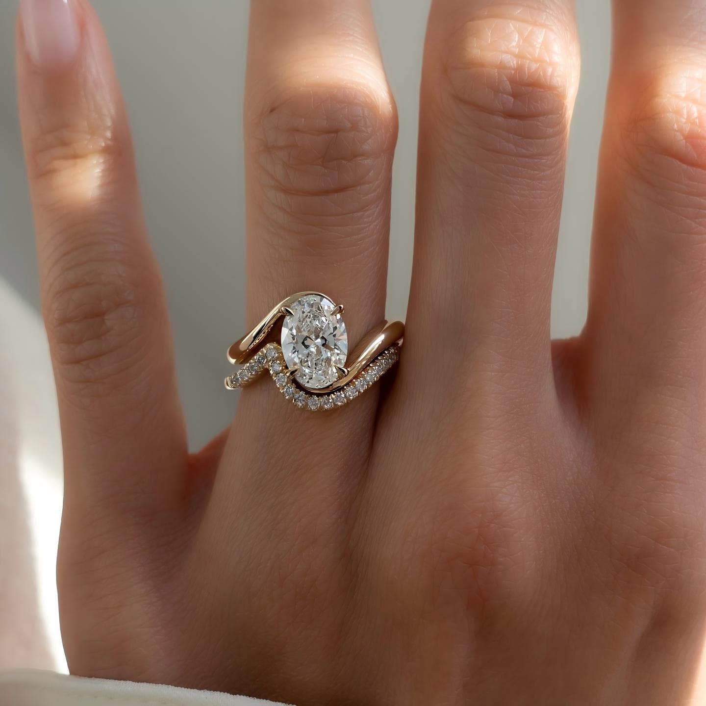 Ripple Oval Cut Moissanite Ring Set
