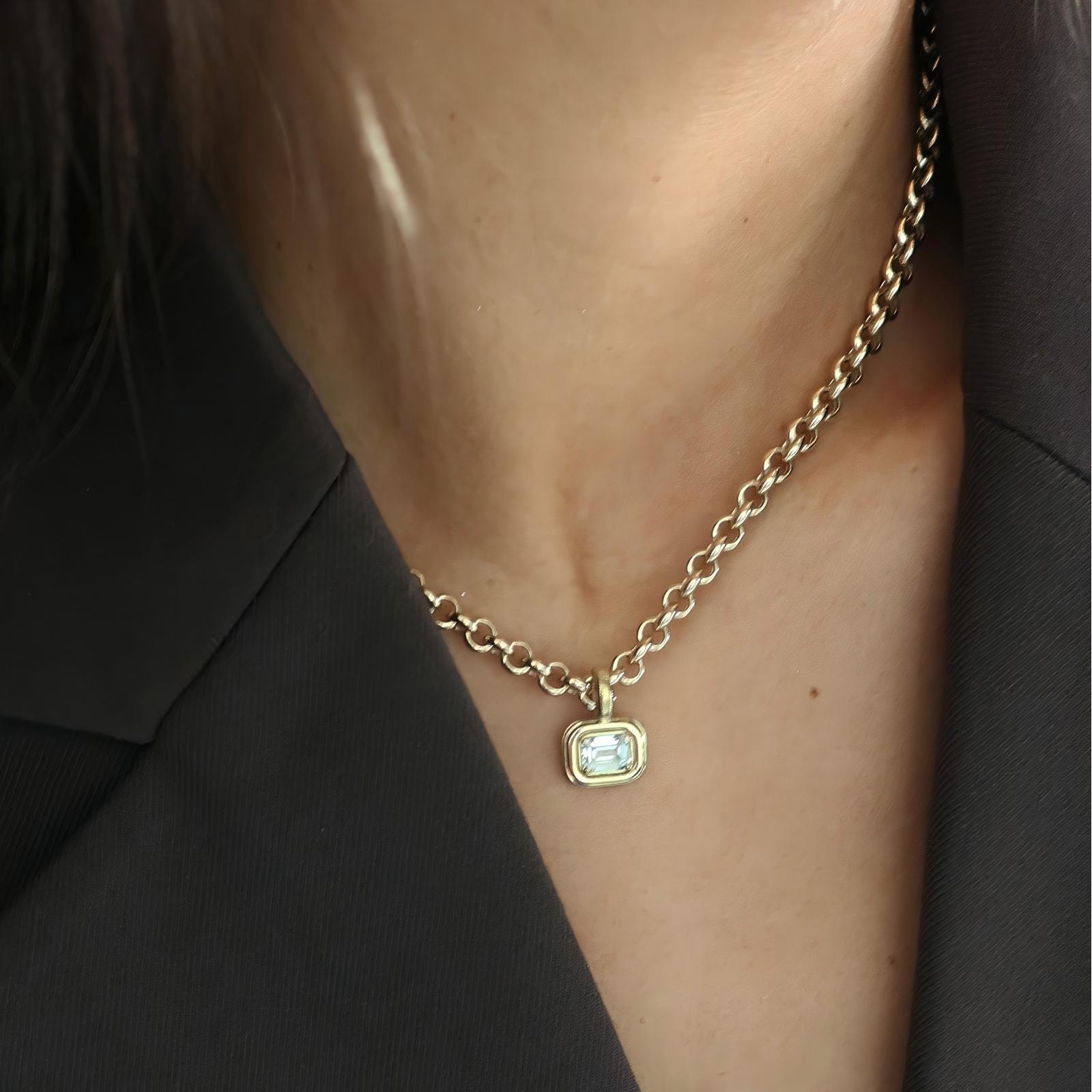 Diamond Heirloom Curved Chain Emerald Necklace