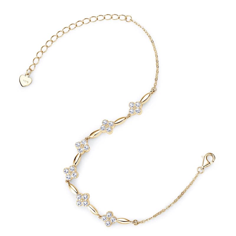 Elegant Clover Moissanite Bracelet