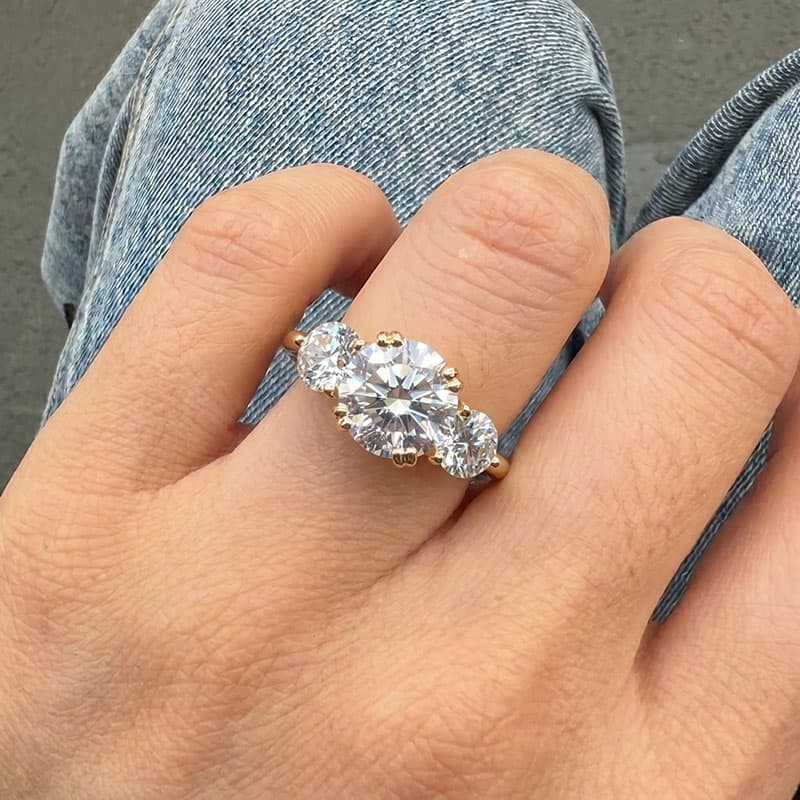 Three-Stone Double claws Moissanite Engagement Ring (3.0 ct. tw)